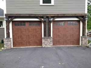 Garages and new homes by Hobday Custom Homes